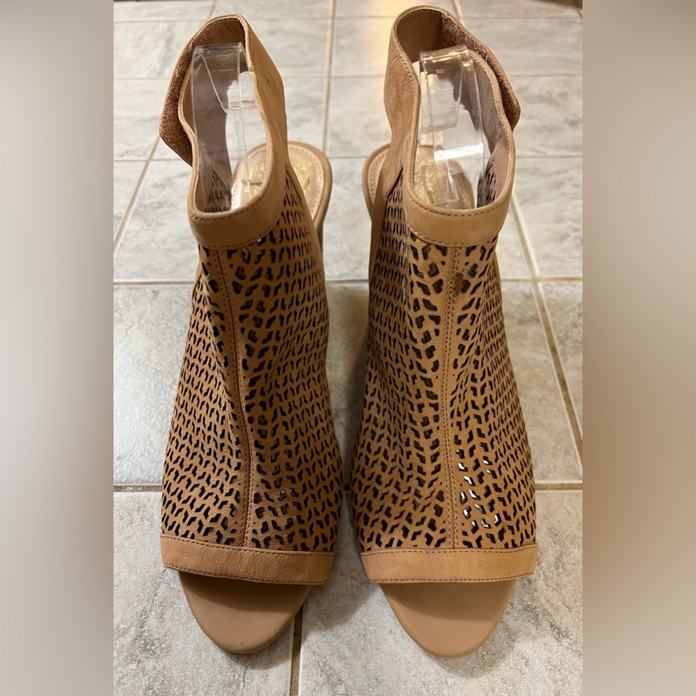 Vince Camuto Camel Brown Slingback Heels Laser Cut US 10 EU 42